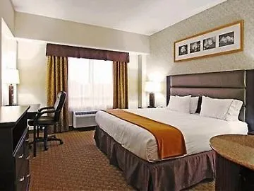 Holiday Inn Express Hotel & Suites Ottawa Airport By Ihg